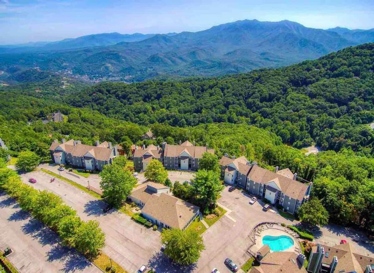 Mountain Villa Magnificent Views - 2 Pools, Fireplace & Hot Tub 蓋特林堡 外观 照片
