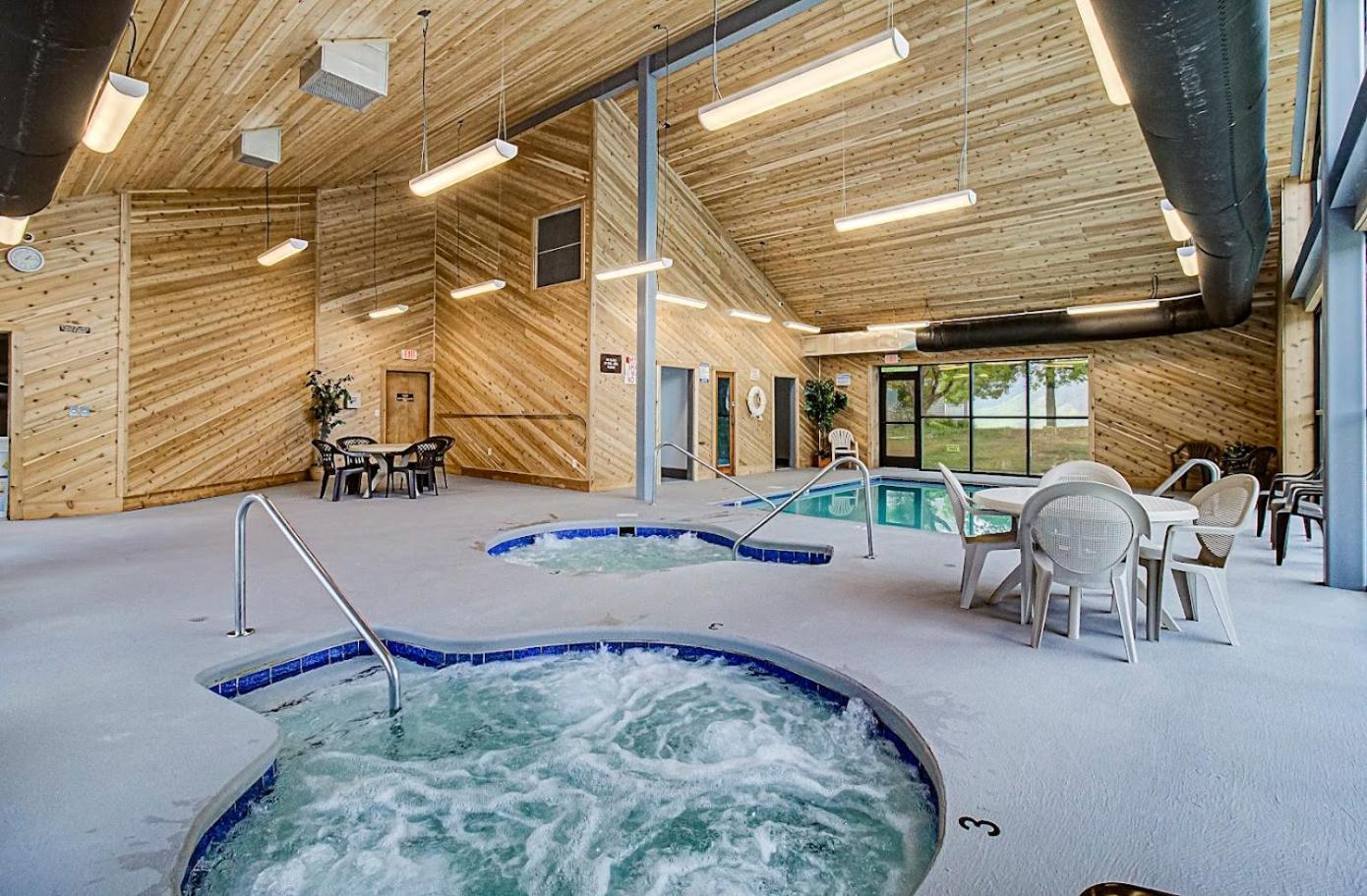 Mountain Villa Magnificent Views - 2 Pools, Fireplace & Hot Tub 蓋特林堡 外观 照片
